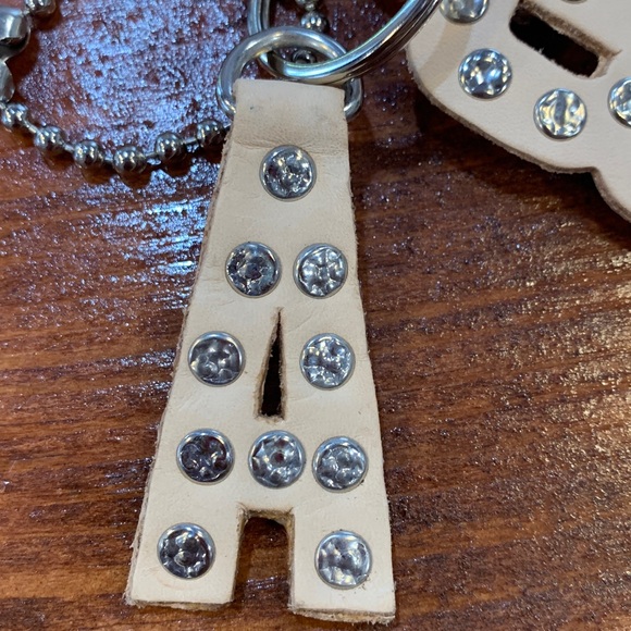 Consuela MTRA CHARM - Picture 13 of 17